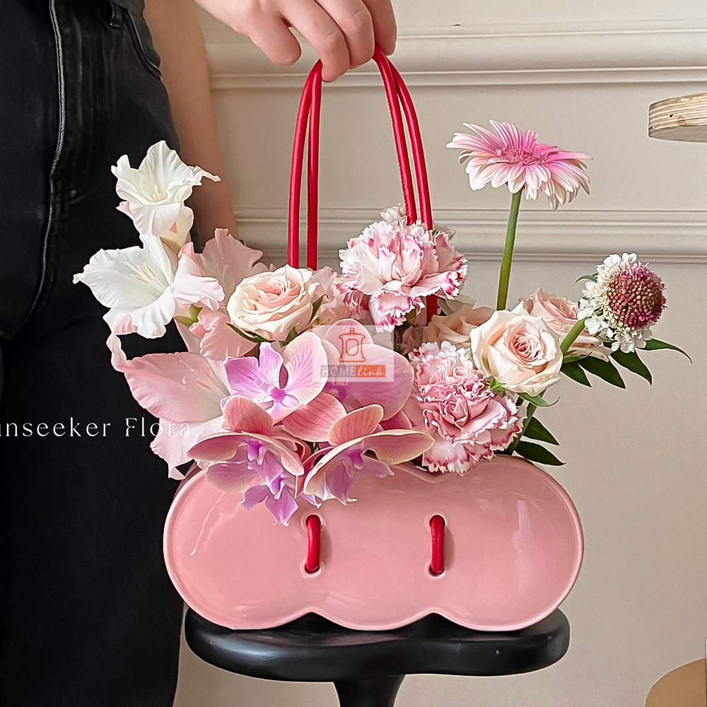 Handbag style vase
