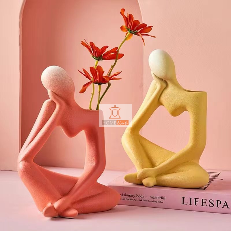Creative vase with thinker design