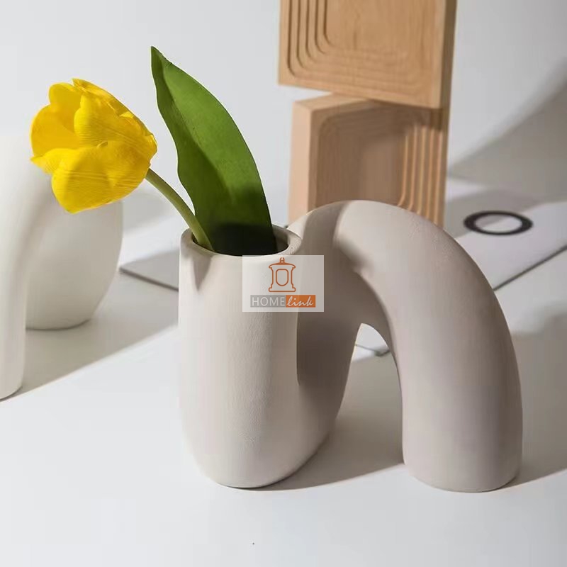 White twisted creative vase