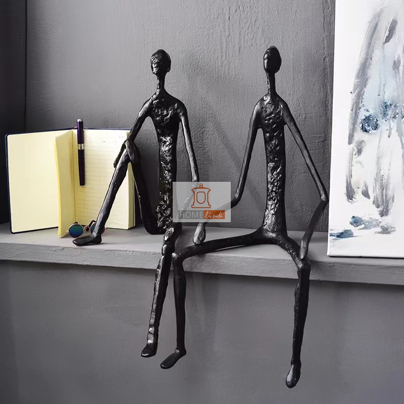 Современная простая чугунная скульптура