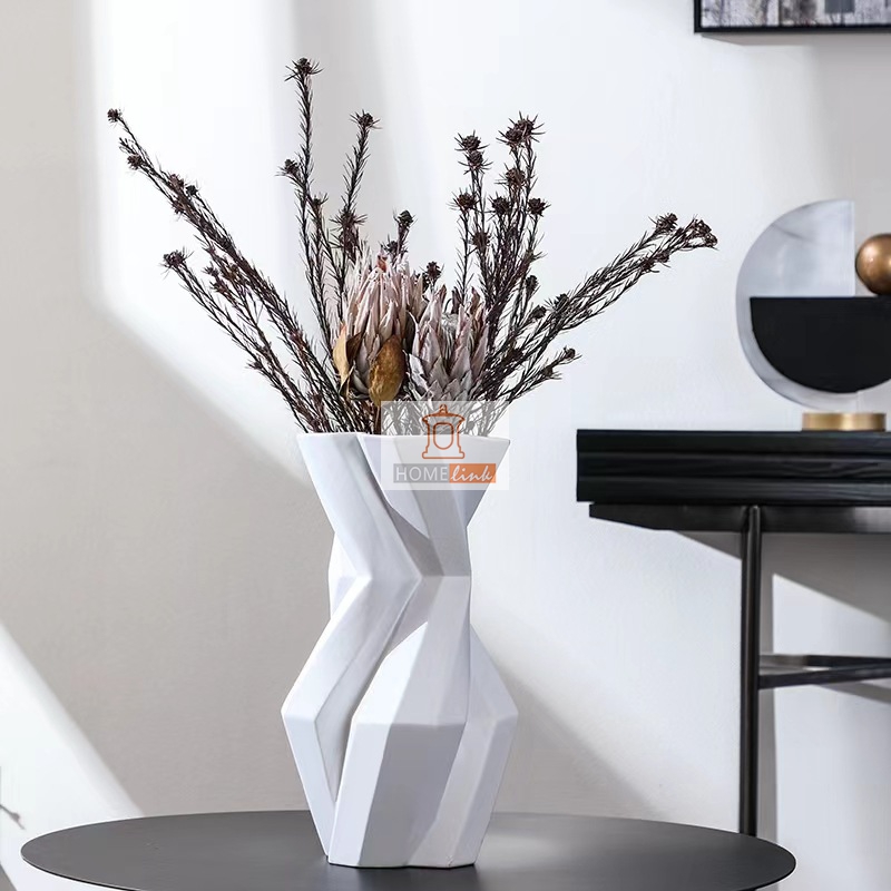 Modern minimalist resin shaped flower ornaments and vases