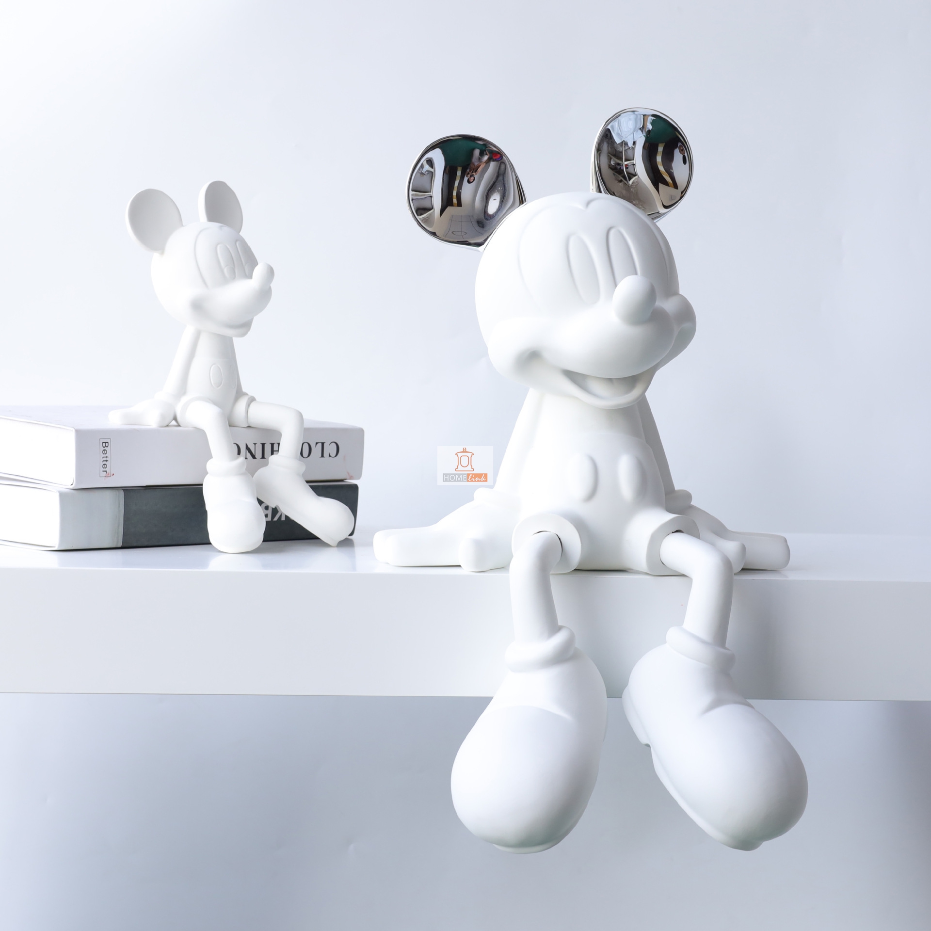 Modern Luxury Cartoon Mickey Sitting Decoration