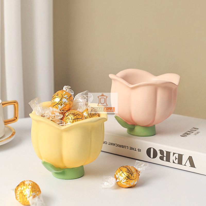 Modern minimalist and creative flower shaped ornaments