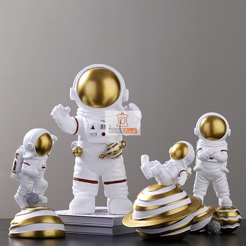 Скандинавские креативные модели астронавтов