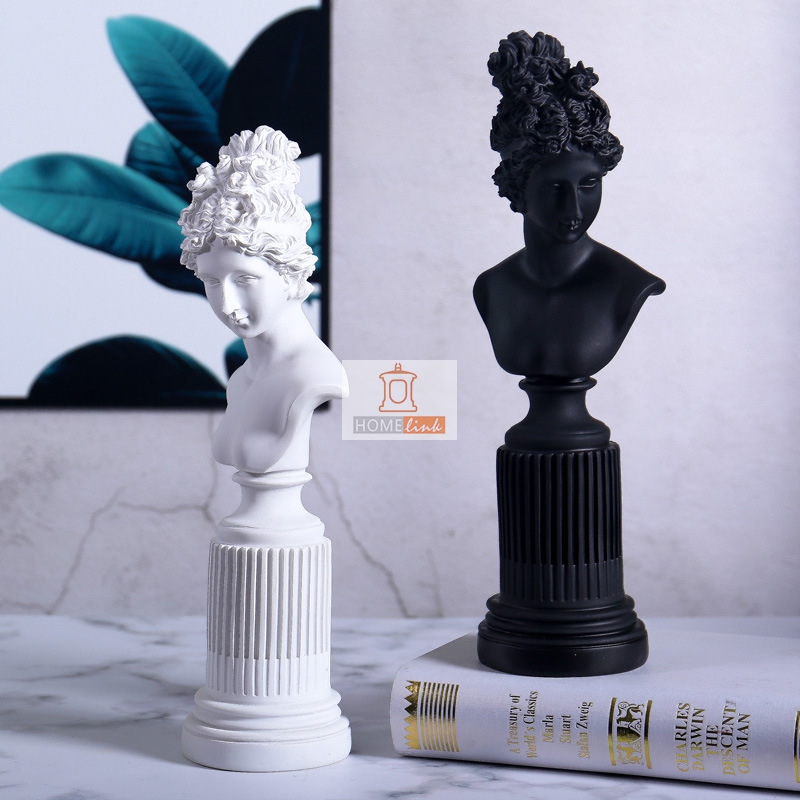 Nordic Goddess Statue Ornament